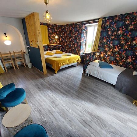 Logis Hotels - Auberge De L'Ile - Hotel 3 Etoiles Et Restaurant Creysse  Екстериор снимка