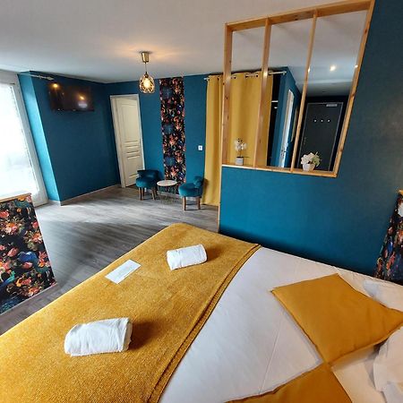 Logis Hotels - Auberge De L'Ile - Hotel 3 Etoiles Et Restaurant Creysse  Екстериор снимка