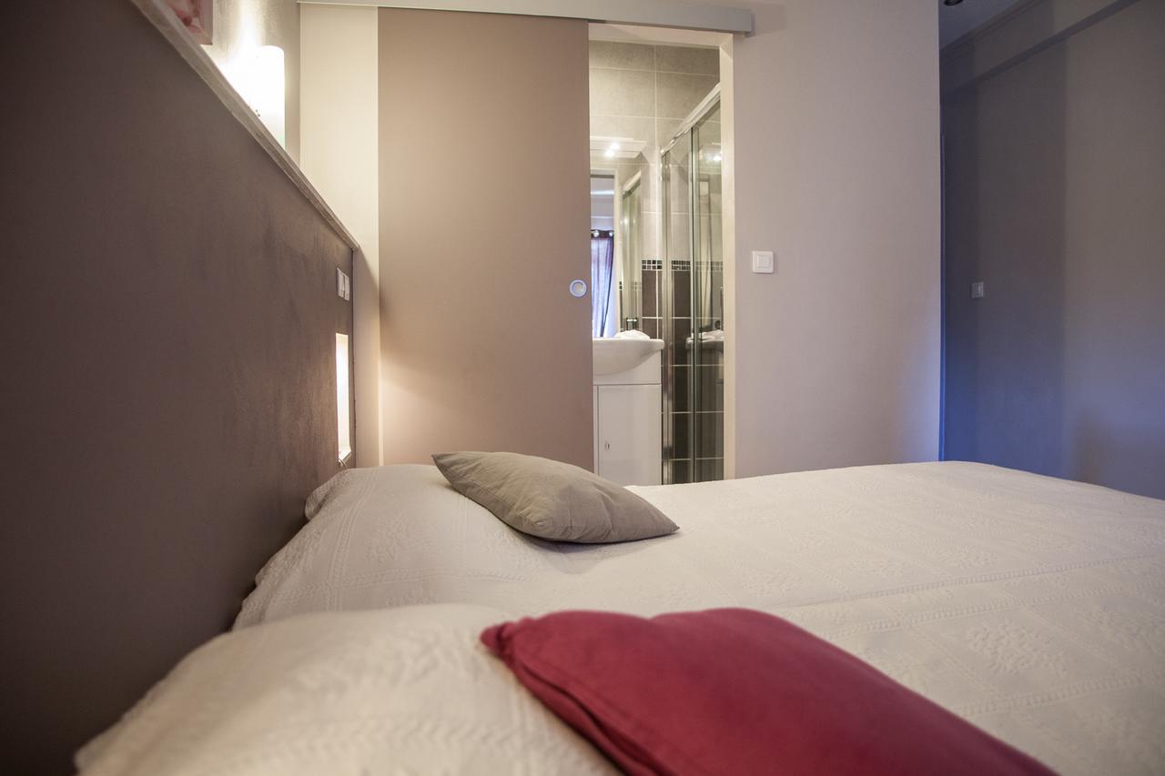 Logis Hotels - Auberge De L'Ile - Hotel 3 Etoiles Et Restaurant Creysse  Екстериор снимка