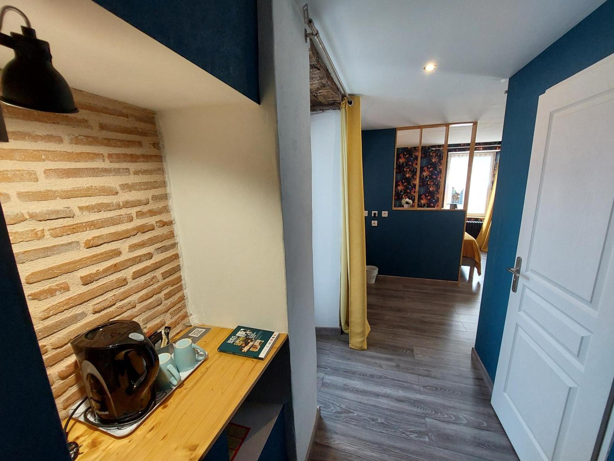Logis Hotels - Auberge De L'Ile - Hotel 3 Etoiles Et Restaurant Creysse  Екстериор снимка