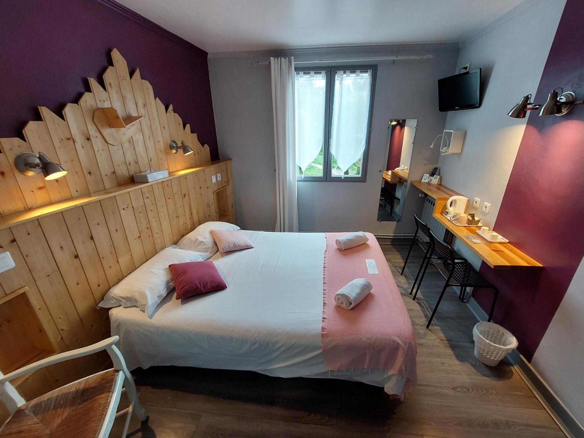 Logis Hotels - Auberge De L'Ile - Hotel 3 Etoiles Et Restaurant Creysse  Екстериор снимка