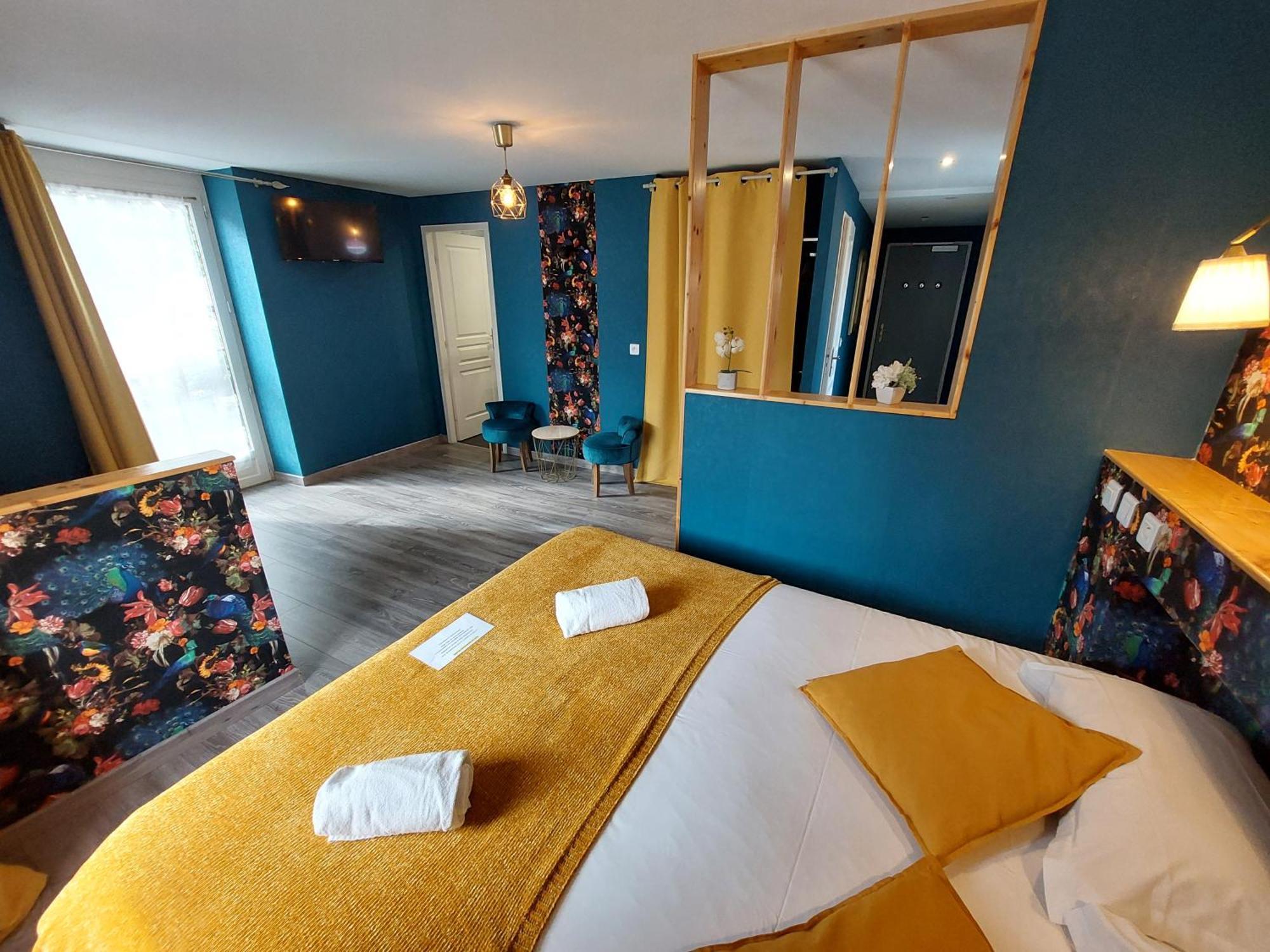Logis Hotels - Auberge De L'Ile - Hotel 3 Etoiles Et Restaurant Creysse  Екстериор снимка