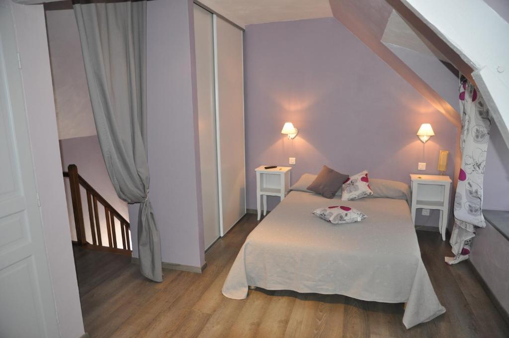 Logis Hotels - Auberge De L'Ile - Hotel 3 Etoiles Et Restaurant Creysse  Стая снимка