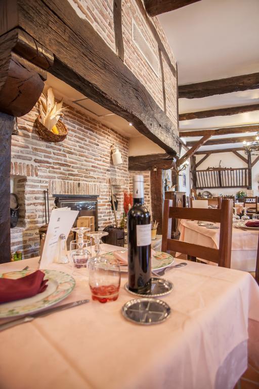 Logis Hotels - Auberge De L'Ile - Hotel 3 Etoiles Et Restaurant Creysse  Екстериор снимка