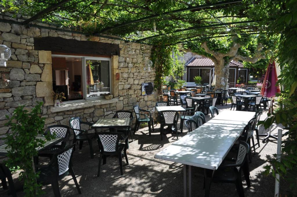Logis Hotels - Auberge De L'Ile - Hotel 3 Etoiles Et Restaurant Creysse  Екстериор снимка