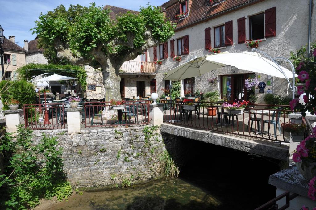 Logis Hotels - Auberge De L'Ile - Hotel 3 Etoiles Et Restaurant Creysse  Екстериор снимка