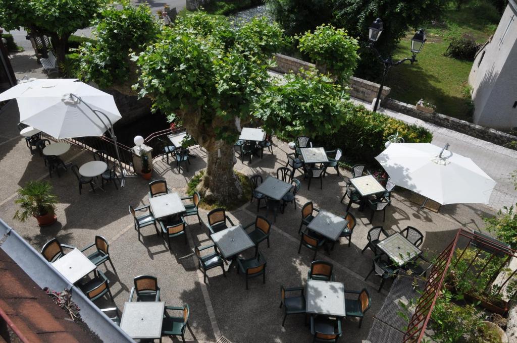 Logis Hotels - Auberge De L'Ile - Hotel 3 Etoiles Et Restaurant Creysse  Екстериор снимка
