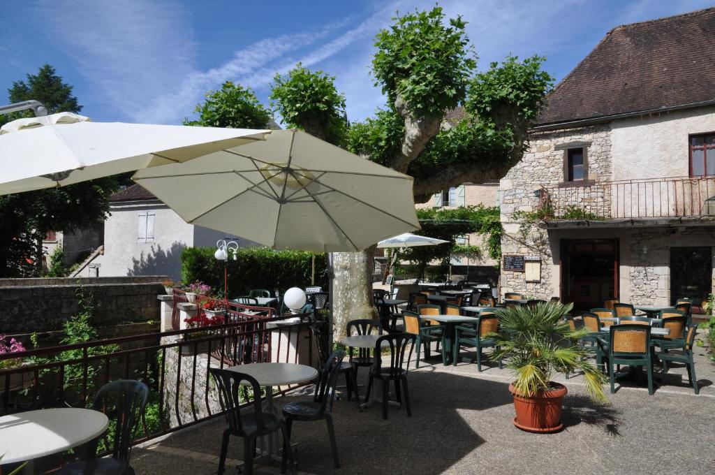 Logis Hotels - Auberge De L'Ile - Hotel 3 Etoiles Et Restaurant Creysse  Екстериор снимка