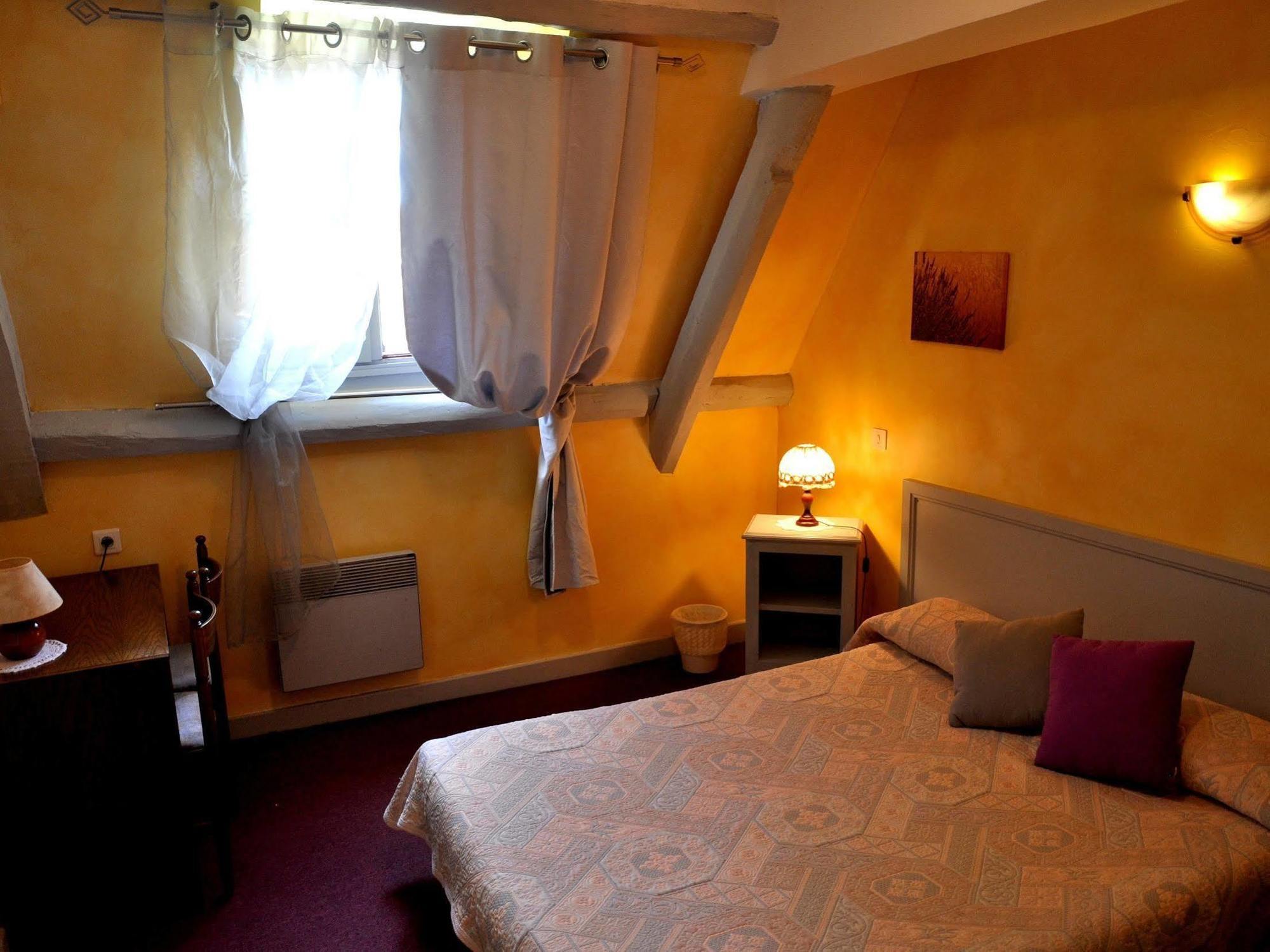 Logis Hotels - Auberge De L'Ile - Hotel 3 Etoiles Et Restaurant Creysse  Екстериор снимка