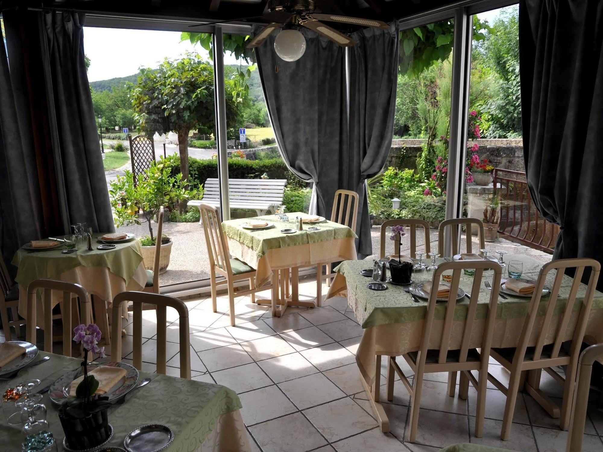 Logis Hotels - Auberge De L'Ile - Hotel 3 Etoiles Et Restaurant Creysse  Екстериор снимка
