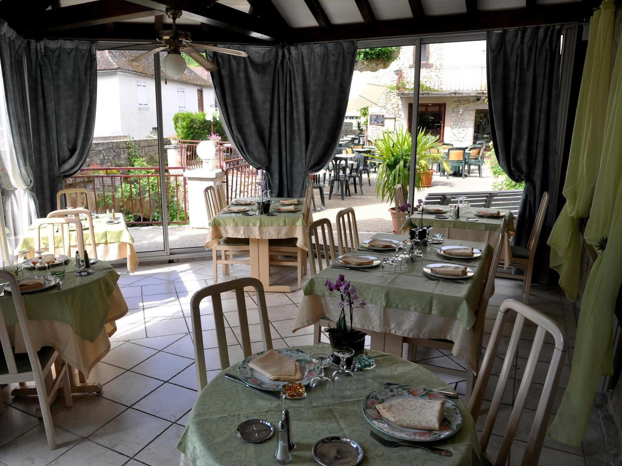 Logis Hotels - Auberge De L'Ile - Hotel 3 Etoiles Et Restaurant Creysse  Екстериор снимка